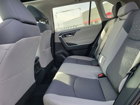 Used 2025 Toyota RAV4 XLE image 13