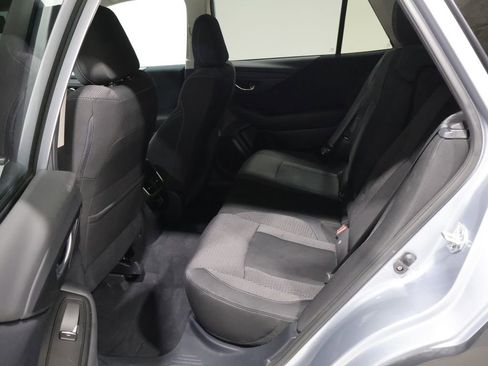 Used 2024 Subaru Outback Premium AWD/4WD image 18