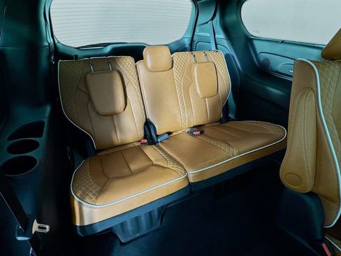 New 2026 Chrysler Pacifica Pinnacle FWD image 33