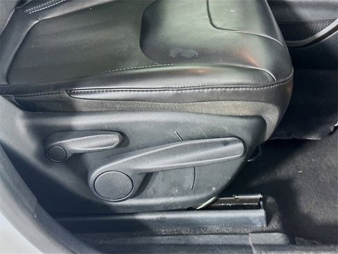 Used 2020 Jeep Cherokee Latitude Plus image 23