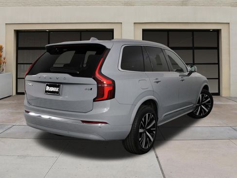 Certified 2026 Volvo XC90 B6 Core image 4