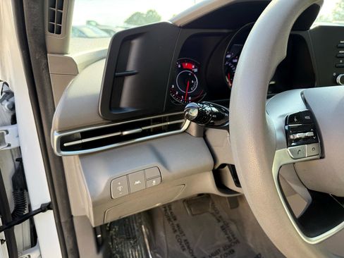 Used 2022 Hyundai Elantra SEL w/ Winter Weather Package image 23