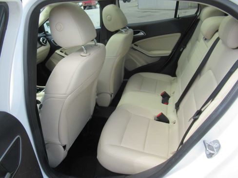 Used 2020 Mercedes-Benz GLA 250 4MATIC image 22