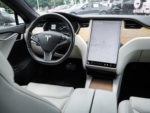 Used 2020 Tesla Model S Long Range AWD/4WD image 25