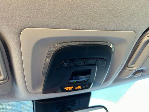 Used 2025 Toyota Corolla LE image 27