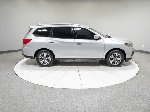 Used 2020 Nissan Pathfinder S FWD image 5