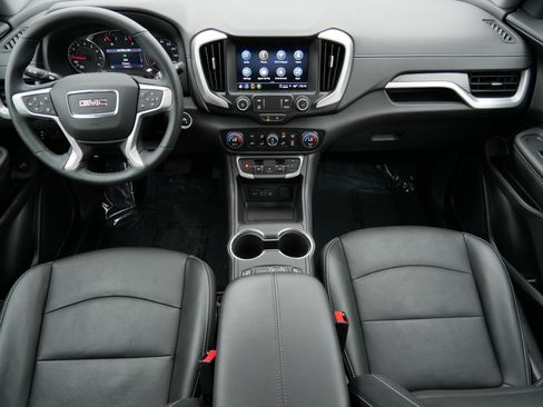 Used 2024 GMC Terrain SLT image 10