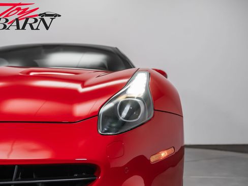 Used 2016 Ferrari California T RWD image 19