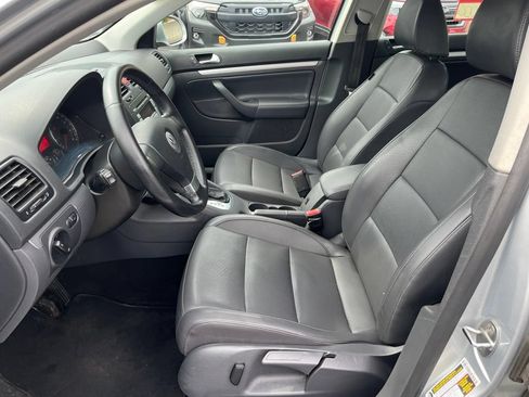 Used 2009 Volkswagen Jetta SE FWD image 13