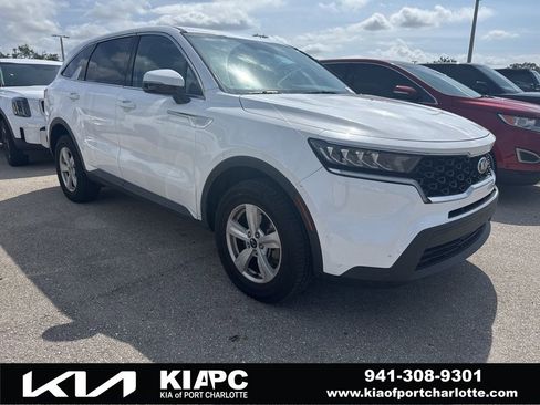 Used 2021 Kia Sorento LX image 1