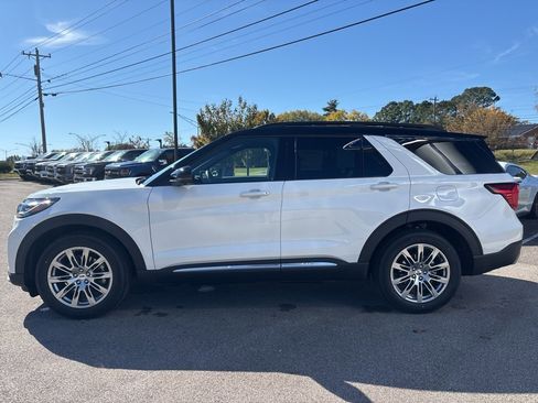 New 2026 Ford Explorer Platinum image 5