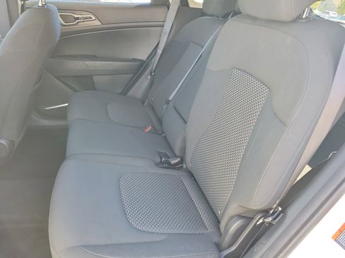 Used 2023 Kia Sportage LX image 7