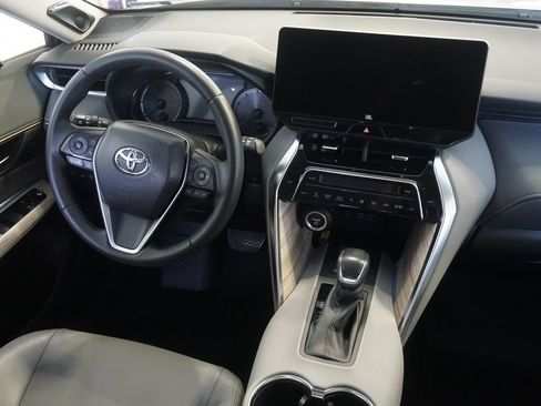 Certified 2024 Toyota Venza XLE AWD/4WD image 27