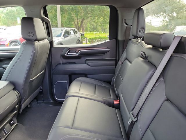 Used 2024 GMC Sierra 1500 SLT AWD/4WD image 13