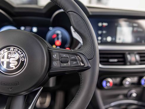 New 2025 Alfa Romeo Stelvio Sprint image 27