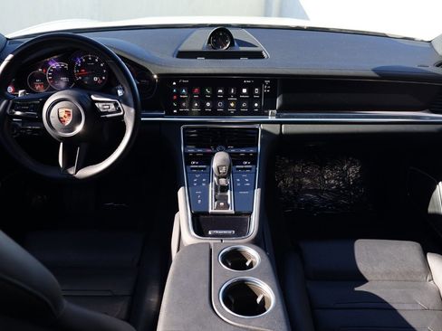 Certified 2022 Porsche Panamera Platinum Edition image 20