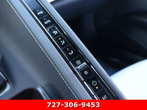 Used 2025 Chevrolet Corvette Stingray Coupe w/ 1LT image 23