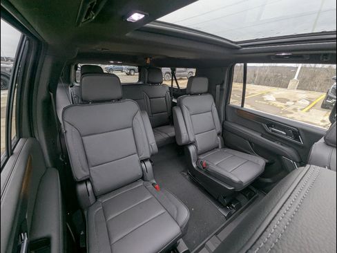 New 2026 GMC Yukon XL Denali w/ Sun & Power Step Package AWD/4WD image 15