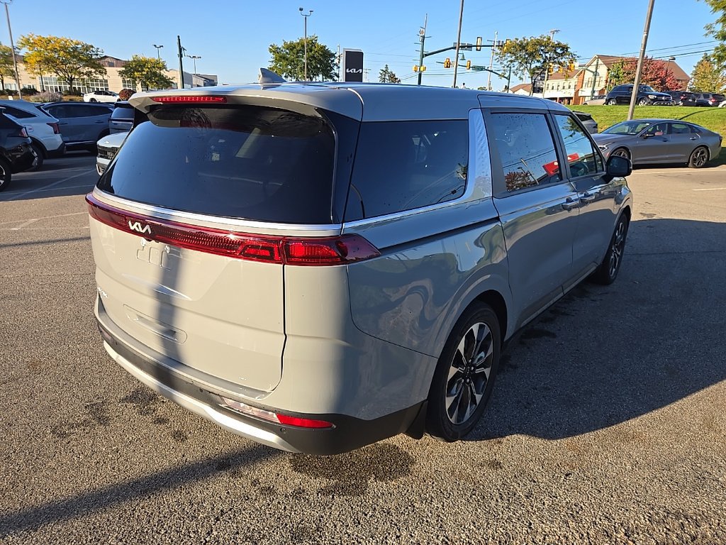 Certified 2024 Kia Carnival EX FWD image 3