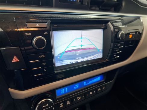 Used 2016 Toyota Corolla LE image 14