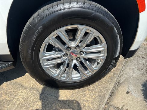 Used 2021 GMC Yukon XL SLT w/ SLT Premium Package RWD image 26