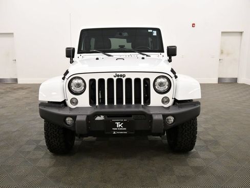 Used 2017 Jeep Wrangler Unlimited Sahara AWD/4WD image 11