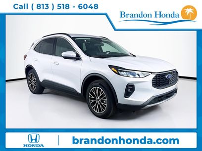 Used 2025 Ford Escape SE w/ Class II Trailer Tow Package