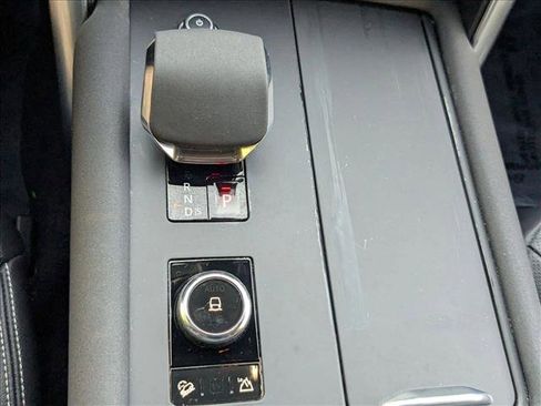 Used 2021 Land Rover Discovery S R-Dynamic image 12