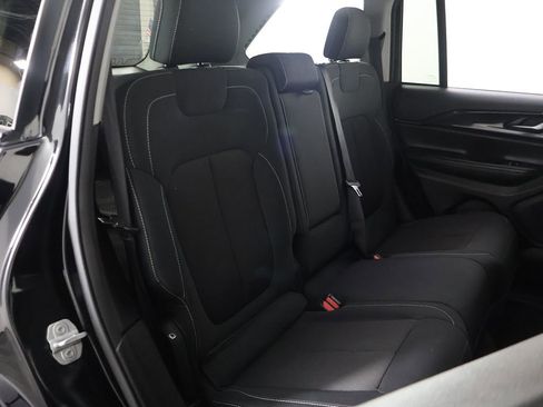 Used 2023 Jeep Grand Cherokee Laredo AWD/4WD image 34