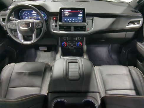 Used 2023 GMC Yukon SLT w/ SLT Luxury Package AWD/4WD image 18