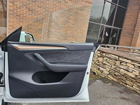 Used 2024 Tesla Model Y Long Range image 56