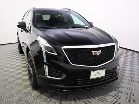 Certified 2023 Cadillac XT5 Sportv w/ Technology Package image 9