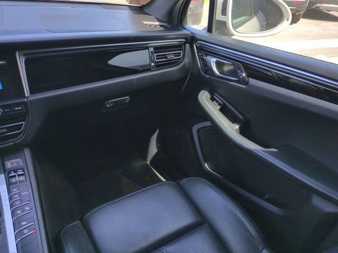 Used 2021 Porsche Macan AWD/4WD image 19