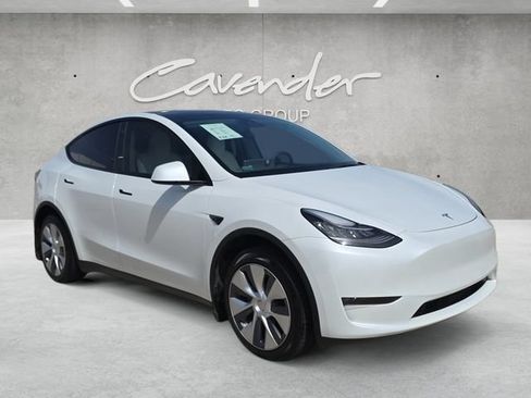Used 2023 Tesla Model Y Long Range AWD/4WD image 2