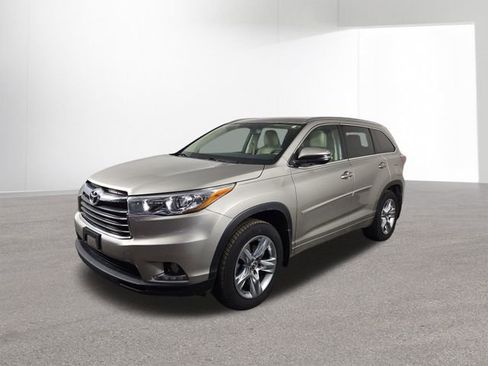 Used 2016 Toyota Highlander Limited image 2