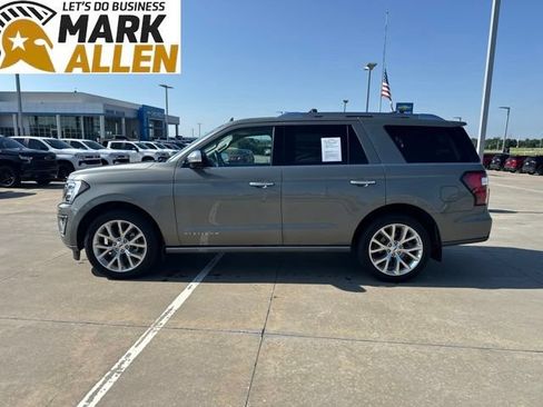 Used 2019 Ford Expedition Platinum AWD/4WD image 3