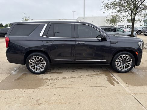 Used 2023 GMC Yukon Denali Ultimate AWD/4WD image 11