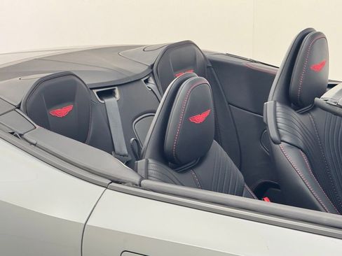 Used 2023 Aston Martin DB11 Volante image 42