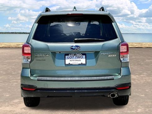 Used 2017 Subaru Forester 2.5i Touring AWD/4WD image 7