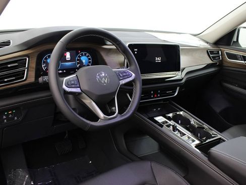 New 2026 Volkswagen Atlas SE FWD image 14