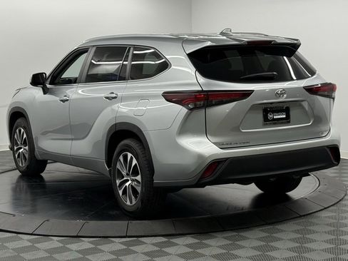 Used 2024 Toyota Highlander LE image 10