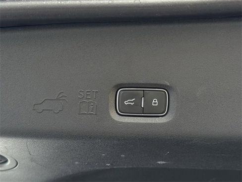 Used 2025 Lincoln Navigator Reserve image 34