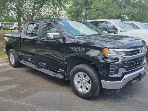 Used 2023 Chevrolet Silverado 1500 LT w/ Convenience Package II AWD/4WD image 10