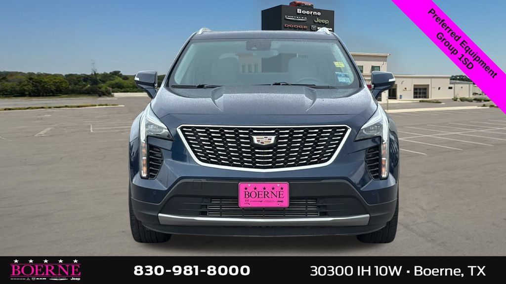 Used 2022 Cadillac XT4 Premium Luxury w/ Cold Weather Package FWD image 8
