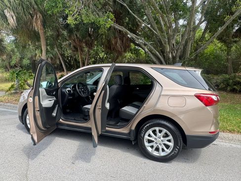 Used 2019 Chevrolet Equinox LS w/ LPO, Floor Liner Package AWD/4WD image 17