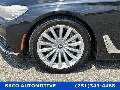 Used 2016 BMW 740i image 9