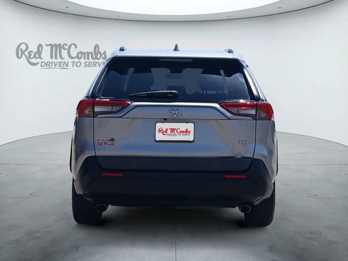 Used 2020 Toyota RAV4 XLE w/ Convenience Package FWD image 4
