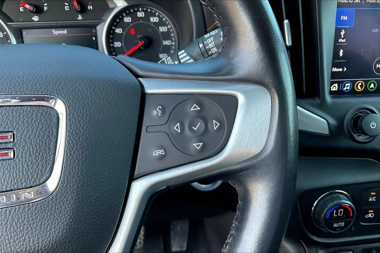 Used 2020 GMC Terrain SLE w/ Driver Convenience Package AWD/4WD image 18