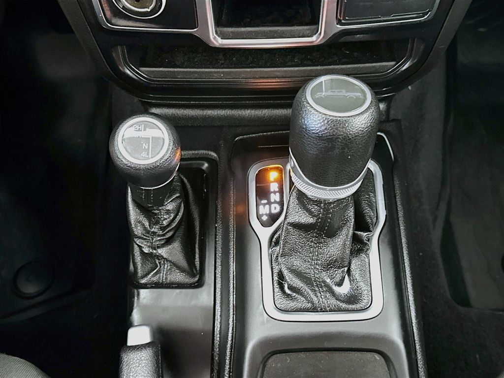 Used 2020 Jeep Gladiator Sport AWD/4WD image 16