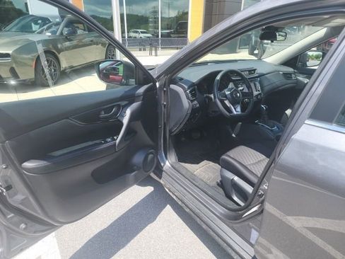 Used 2019 Nissan Rogue S AWD/4WD image 11